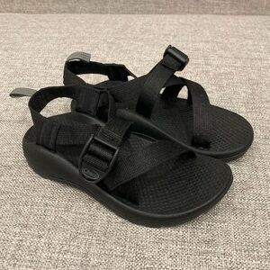 Chaco size 1 youth strap sandals EUC